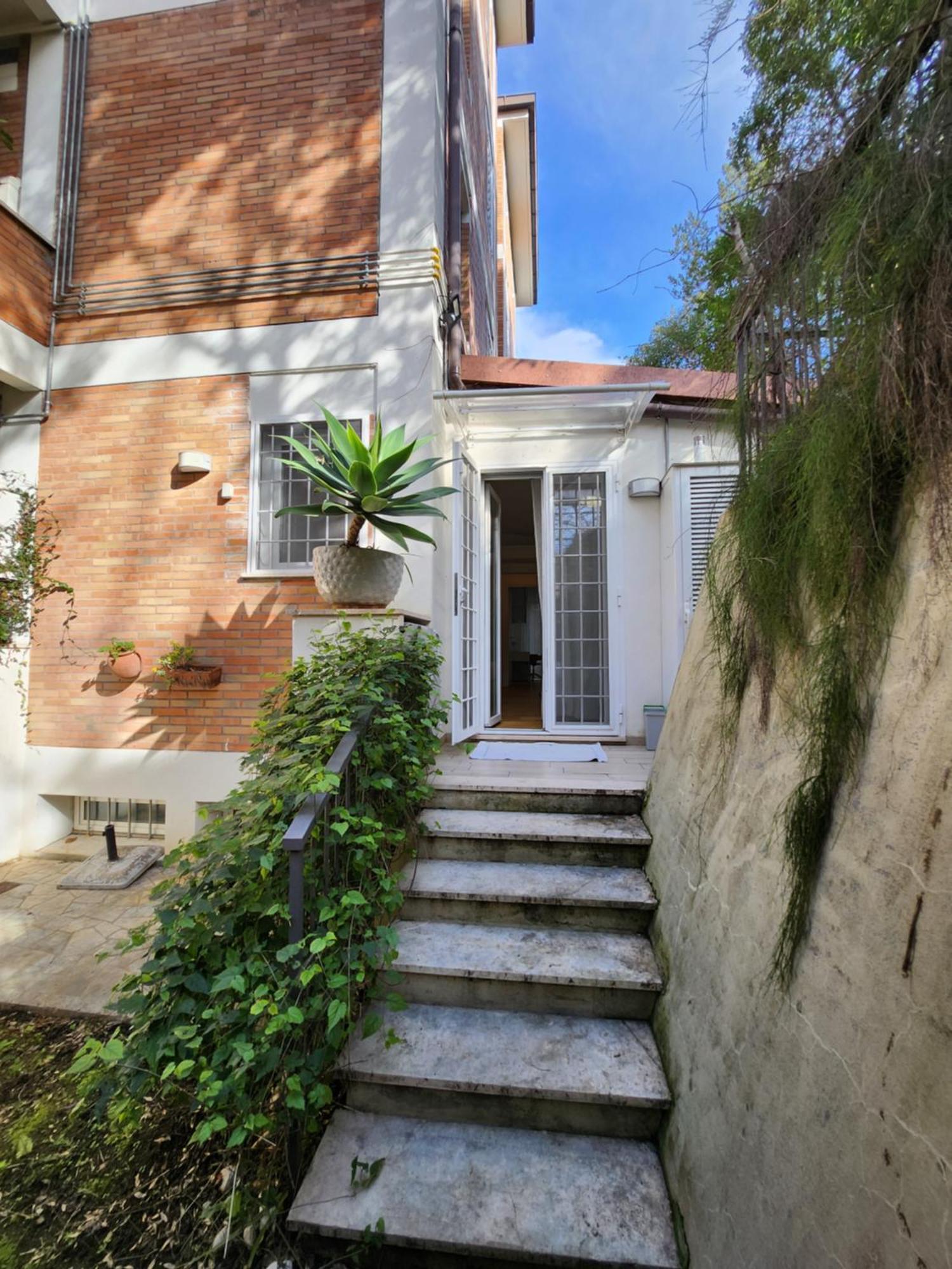 Apartment Serenity Garden Rom
